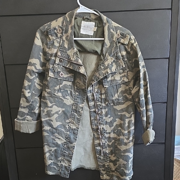 Altar'd State Jackets & Blazers - Altar'd State Green Camouflage Jacket